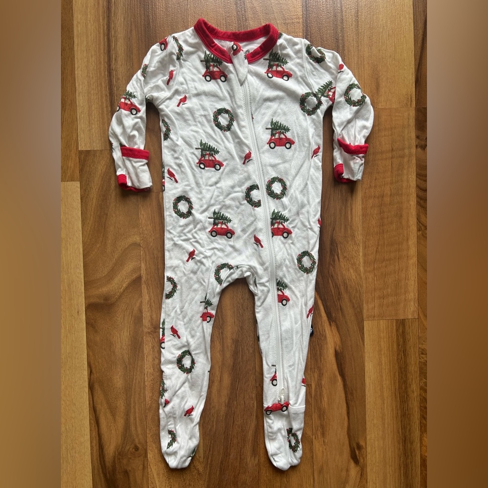 Kyte Wreath Footie